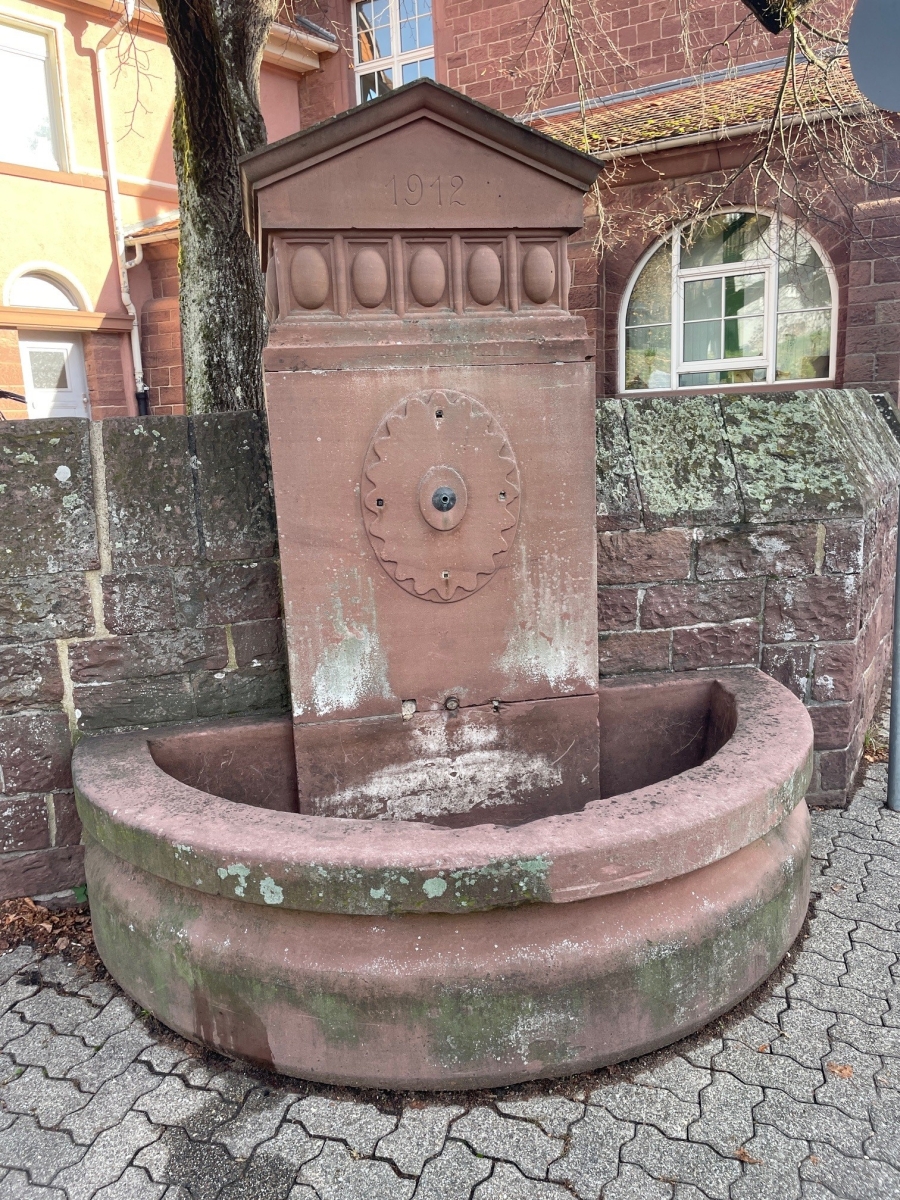 Brunnen Dorfwies-Schule